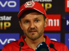 Mike Hesson denies captaincy change in RCB cricket commentary