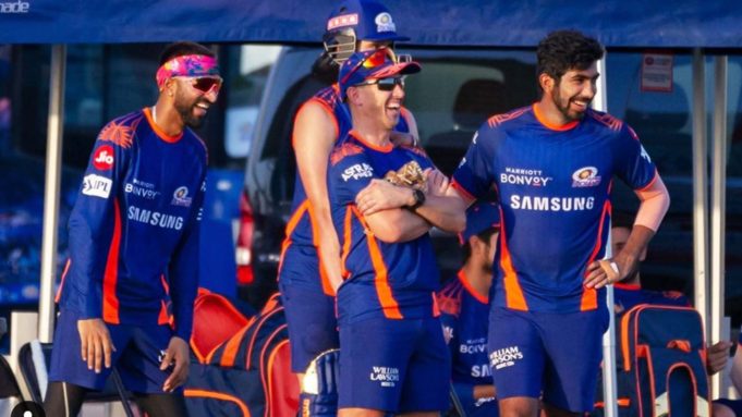 Mumbai Indians was given a place to go into the play-offs